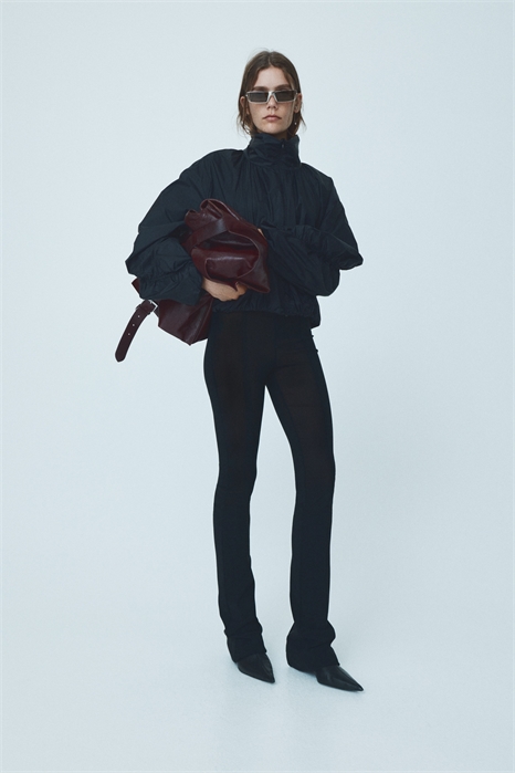 Нейлоновая куртка артикул 1309036001