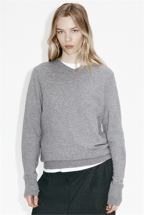 Джемпер с V-образным вырезом артикул 1320747002