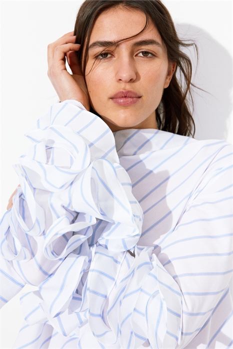 Блузка с рукавами с оборками артикул 1295837002