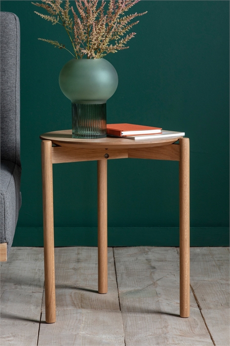Боковой столик из деревянного шпона артикул 1312729001
