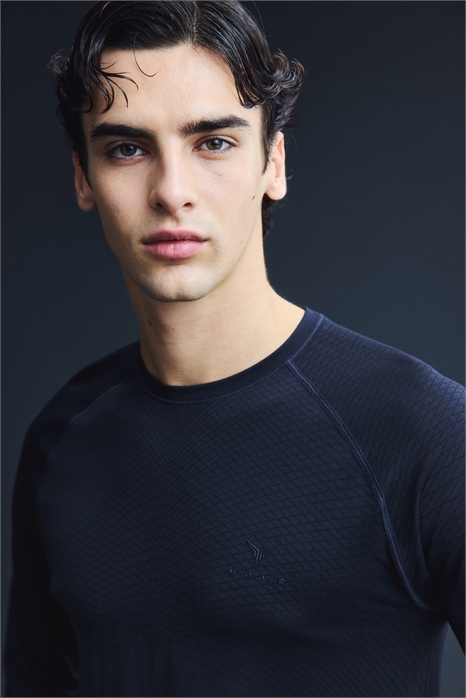 Спортивный топ Muscle Fit с DryMove™ артикул 1304361001