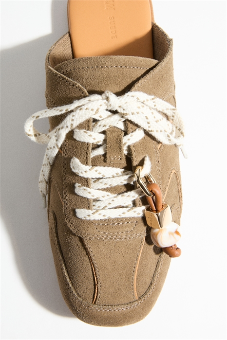 Брелок для обуви артикул 1325181001