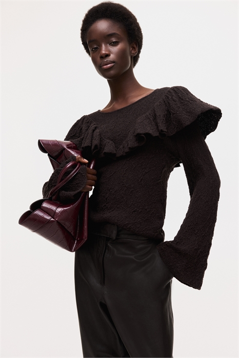 Топ с текстурным трикотажем и оборками артикул 1326169002