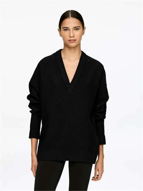 Свитер из шерсти артикул 1309671001