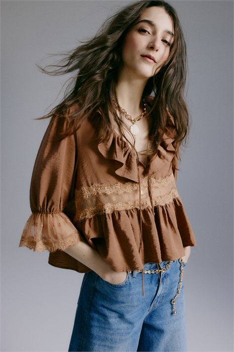 Блузка с кружевными деталями артикул 1296546003