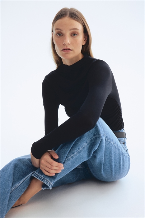 Топ из шелковой смеси с драпировкой артикул 1327001001