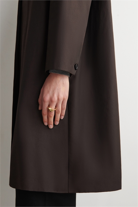 Кольцо с закрученной лентой артикул 1322098001