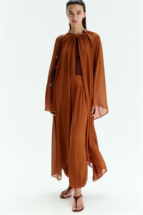 Кафтан из шифона с сборками артикул 1323545001