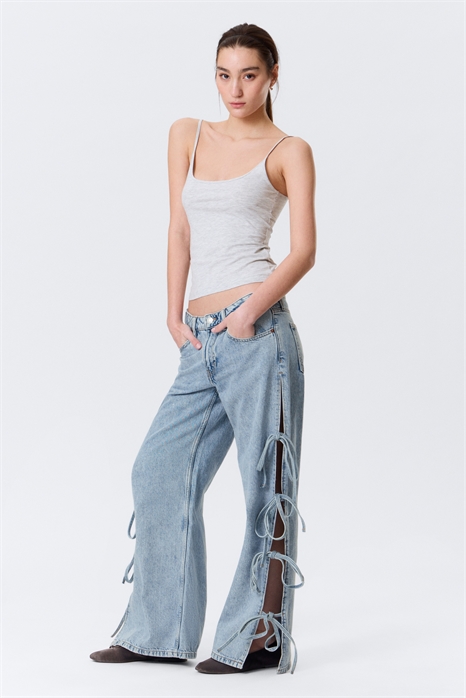 Джинсы Imoo с низкой посадкой, широкими брючинами и бантиком артикул 1325048002