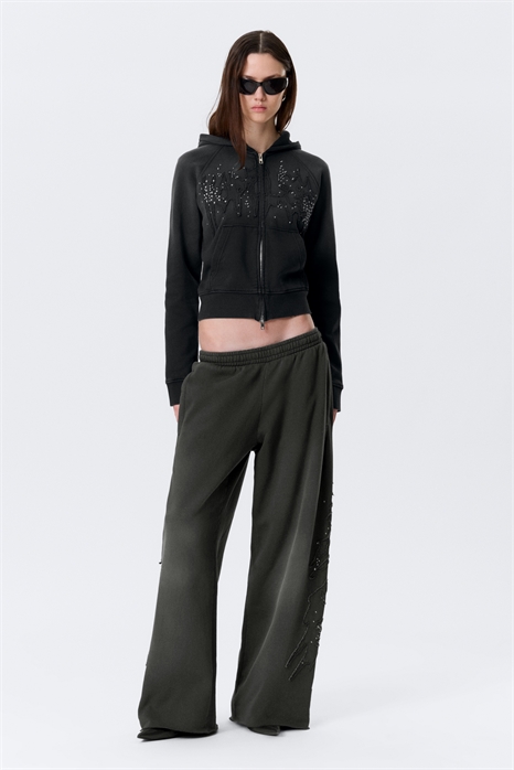 Спортивные штаны средней длины с заклепками и принтом артикул 1333735001