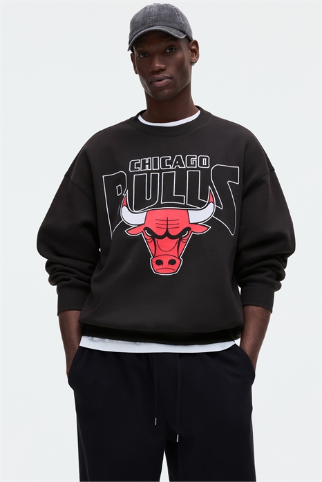 Толстовка с принтом в стиле оверсайз артикул 1296798015