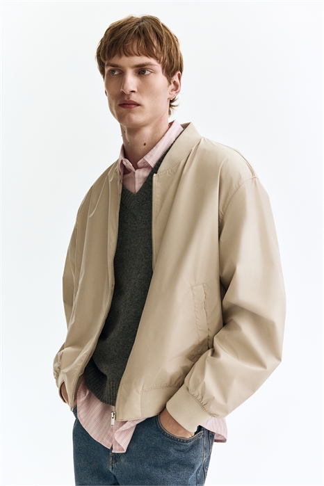 Легкая куртка-бомбер артикул 1318394004