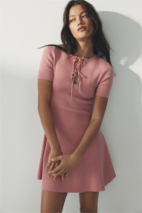 Мини-платье с ребристой вязкой артикул 1319931002