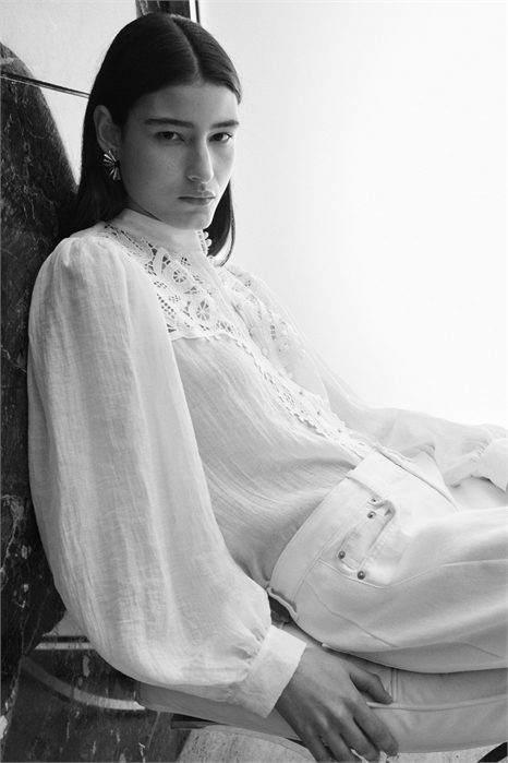 Блузка с кружевным воротником артикул 1333230001