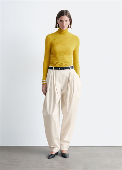 Драпированный топ с водолазкой артикул 1292533009