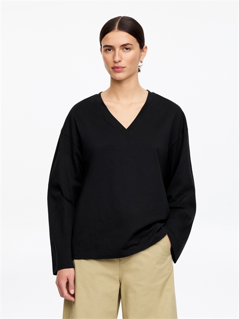 Футболка с V-образным вырезом артикул 1336516008