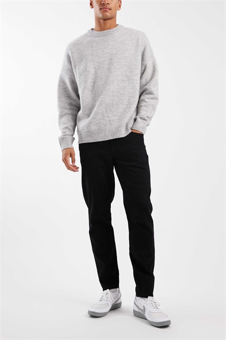 Джинсы с зауженными штанинами артикул 149924548