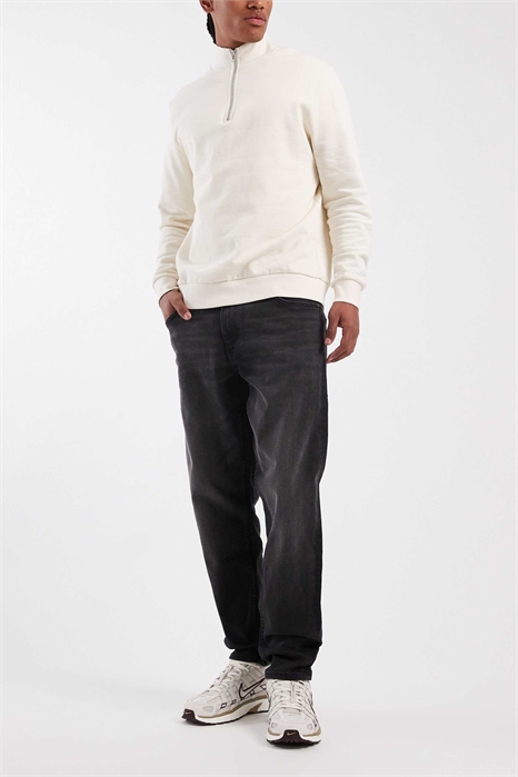 Джинсы с зауженными штанинами артикул 149853874