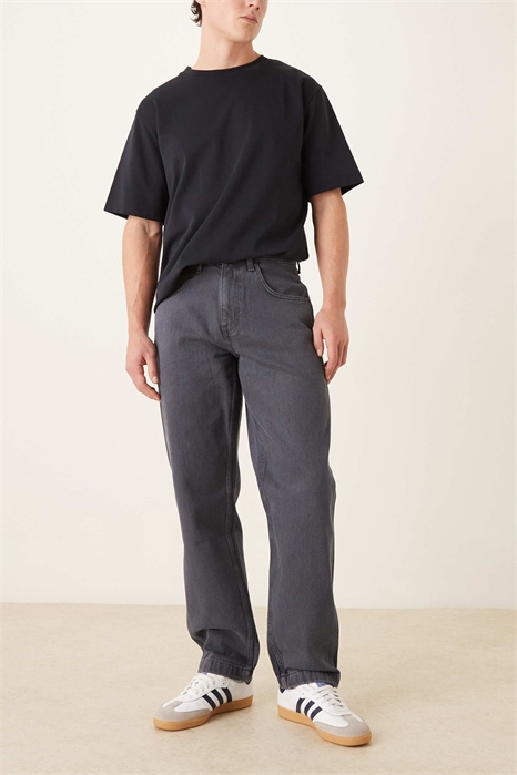 Джинсы прямого кроя артикул 152118723