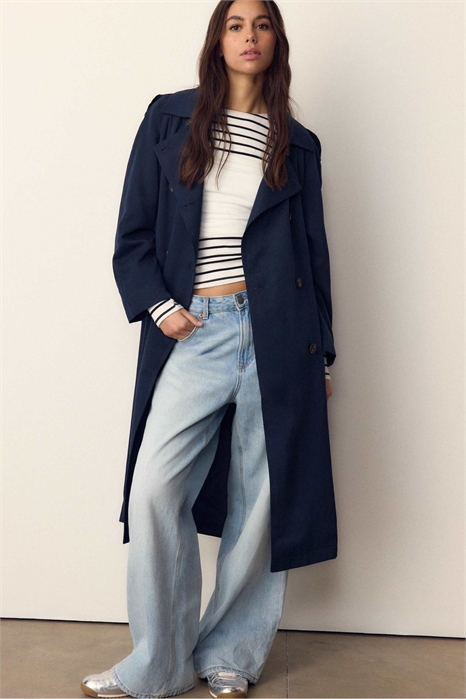 Длинный плавный тренч артикул 155580536