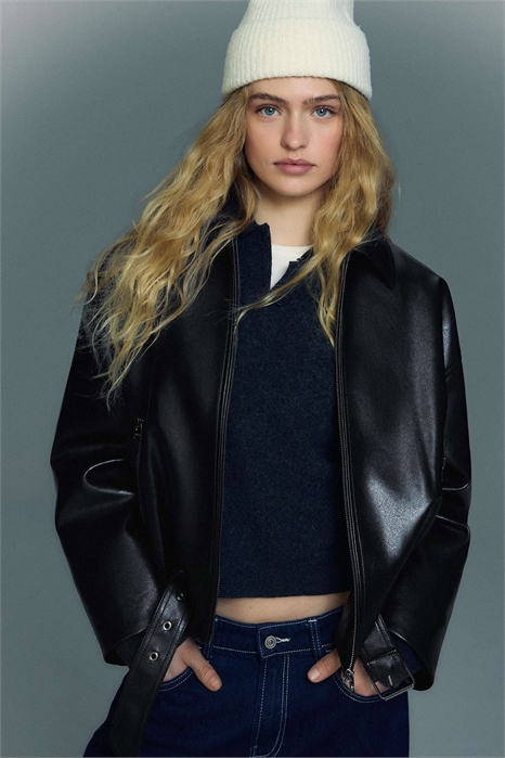 Куртка из искусственной кожи с поясом артикул 155550081