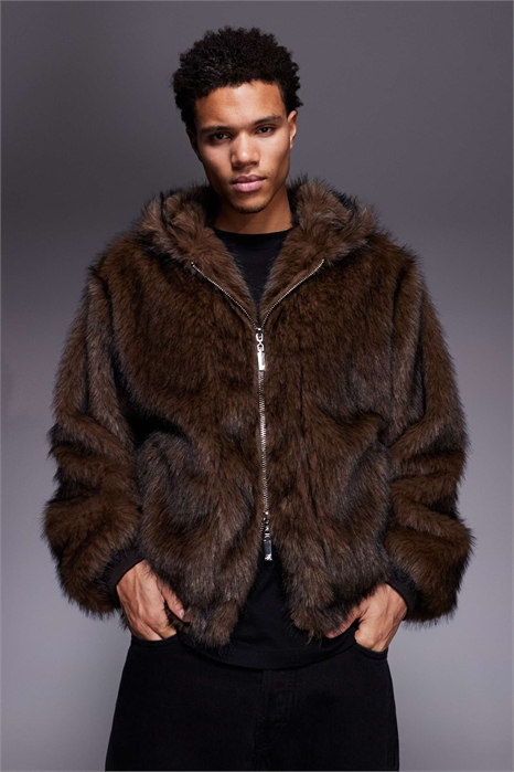 Квадратная куртка-бомбер из искусственного меха коричневого цвета артикул 153149881