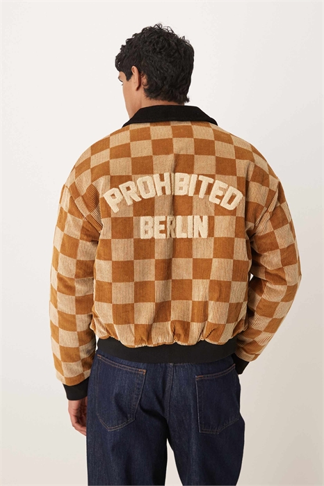 Куртка-бомбер в клетку артикул 154082802