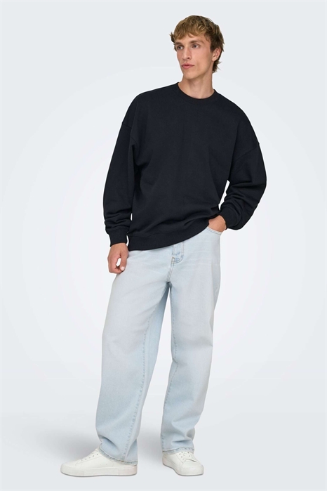 Джинсы свободного кроя артикул 156257889