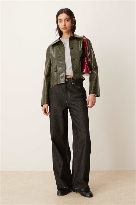 Короткая куртка из искусственной кожи цвета хаки с эффектом крокодиловой кожи артикул 155057067