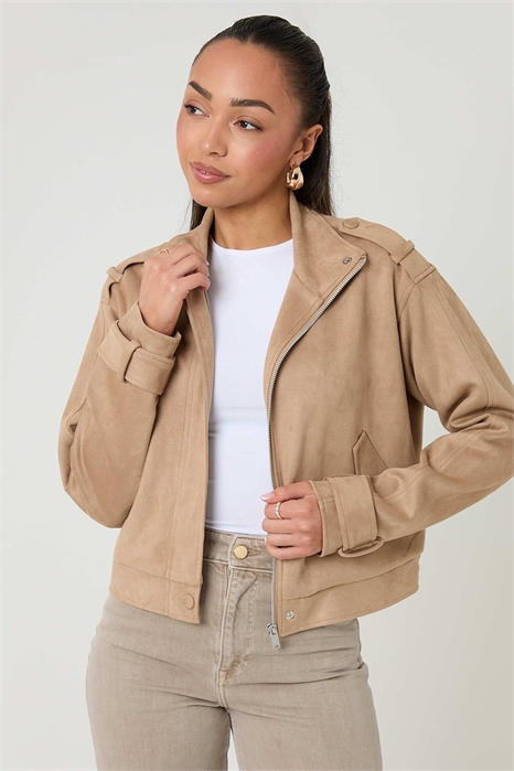 Бомбер из искусственной замши с воротником-воронкой артикул 155550391