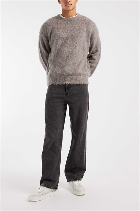 Джинсы-багги с вышитым карманом артикул 154605104