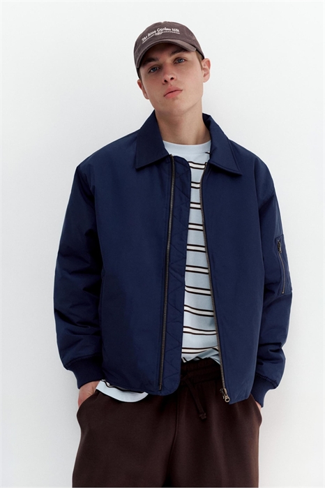 Куртка-бомбер с воротником-рубашечным артикул 155568744