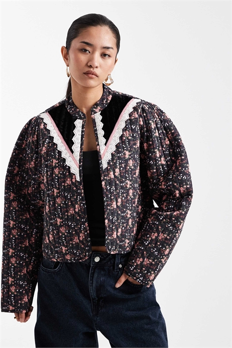 Короткая викторианская куртка с мелким узором артикул 150564374