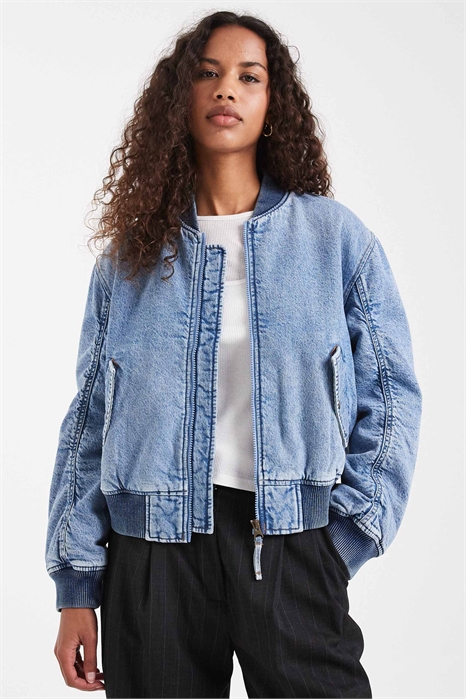 Джинсовая куртка-бомбер в стиле вестерн артикул 150014490