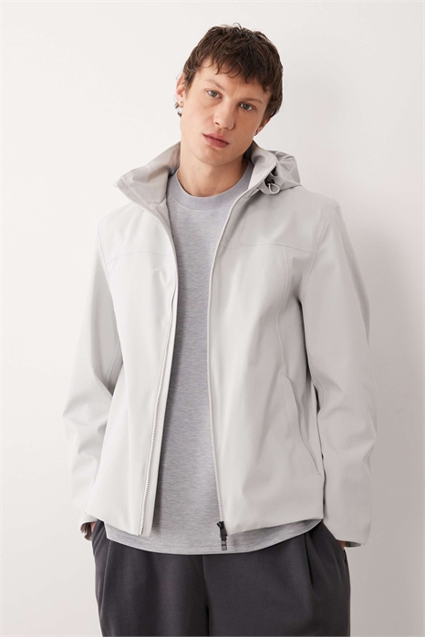 Функциональная ветрозащитная и водоотталкивающая легкая куртка артикул 155216574