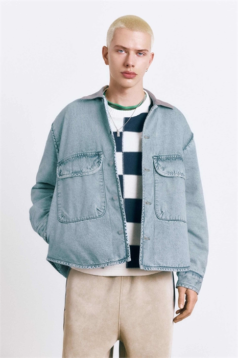 Джинсовая куртка с контрастным воротником артикул 155764400