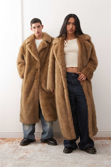 Универсальное пальто из искусственного меха артикул 144642192