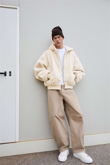 Куртка с капюшоном из искусственного меха артикул 152132982