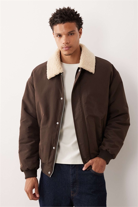 Куртка в стиле «коуч» с воротником из контрастной ткани борг артикул 147441510