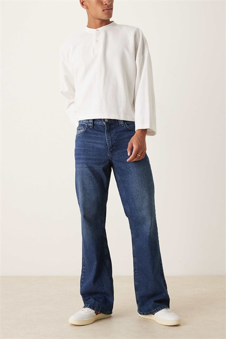 Джинсы с широкими расклешенными брючинами артикул 150347328