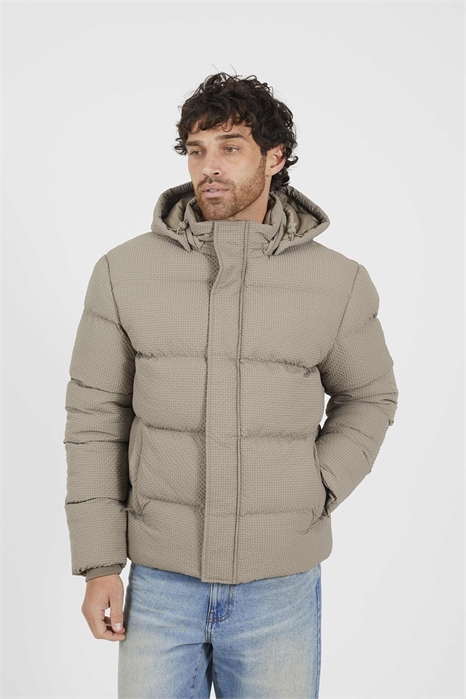 Куртка с капюшоном и утеплителем артикул 153063642