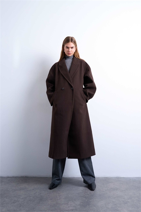 Длинное торжественное пальто овального кроя с двойной застежкой артикул 149656605