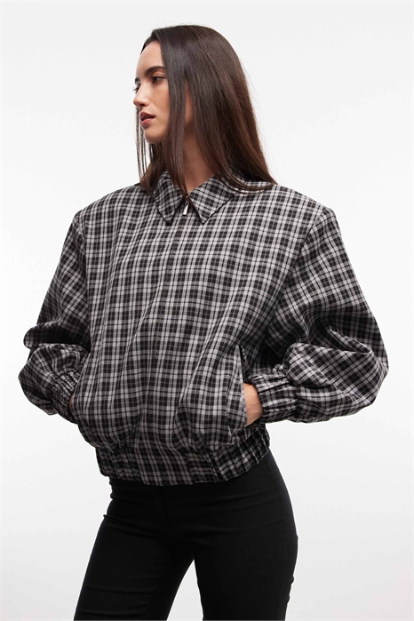 Бомбер с застежкой-молнией на плече артикул 154263863