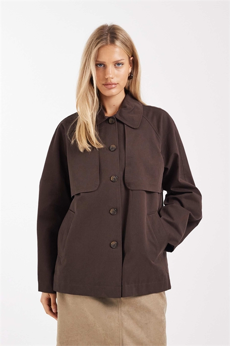 Короткий тренч премиум-класса с воротником «Питер Пэн» артикул 153991977