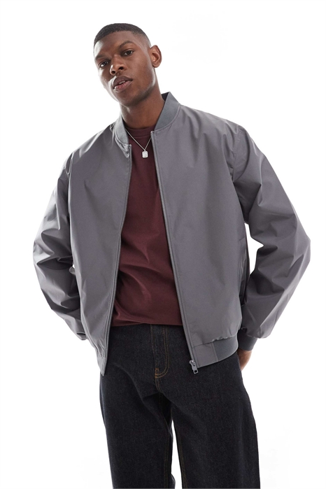 Бомбер серого цвета артикул 148489064