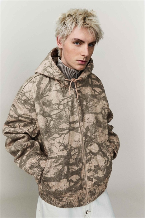 Куртка на молнии с утеплителем и капюшоном артикул 156241948