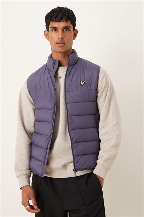 Легкий утепленный жилет артикул 150410601