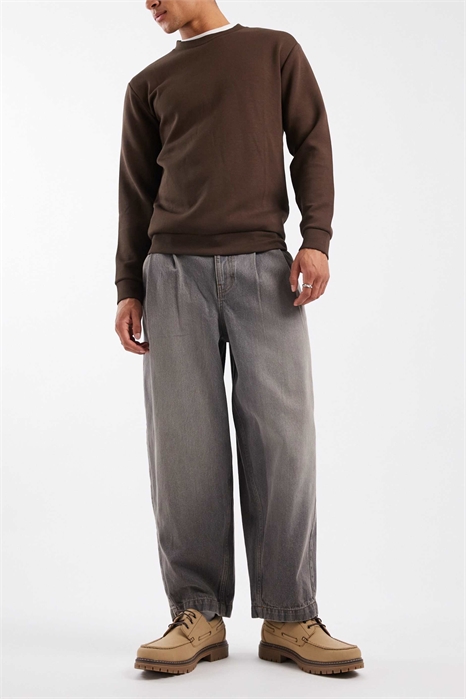 Джинсы свободного кроя с зауженными штанинами артикул 148661001