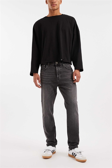 Джинсы Yoke с зауженным кроем, вымытые, черного цвета артикул 150590584
