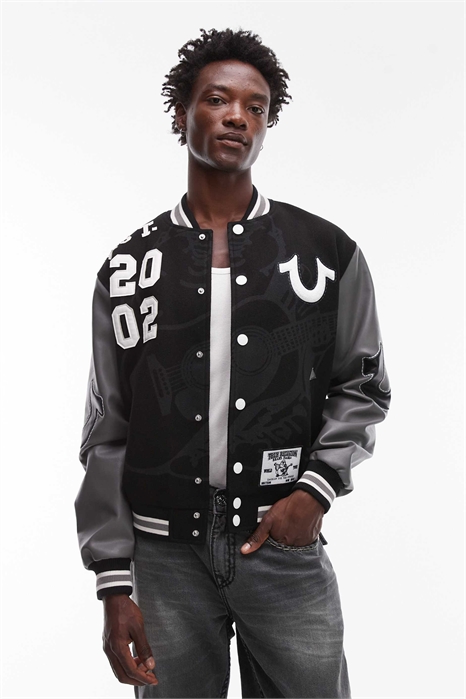 Бомбер в стиле «варсити» с декоративными вставками и рукавами из искусственной кожи артикул 149853129